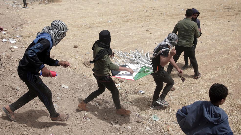Palestinians Israel AP18110414821091.jpg