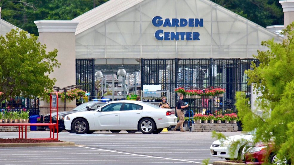 Standoff Inside Lowe S Ends After Manager Kills Himself Wbma