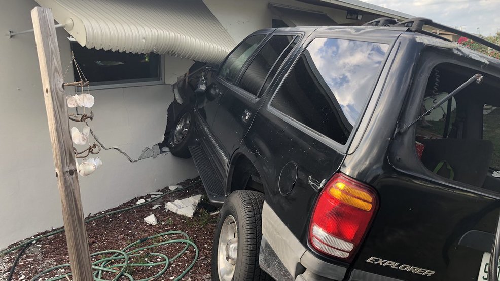 Car crashes into home in Stuart WTVX