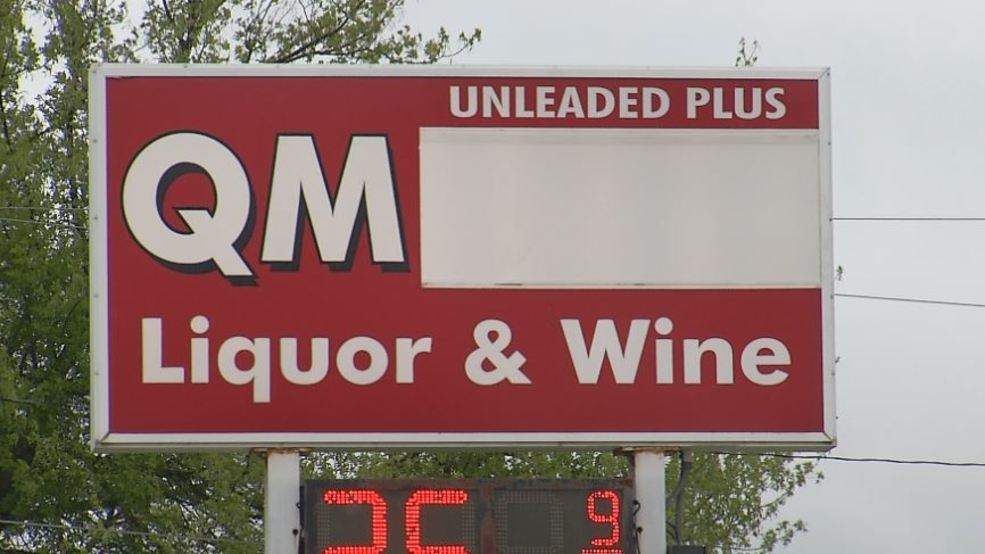 Convenient store clerk recalls Monday night's robbery at Quick Mart KGAN