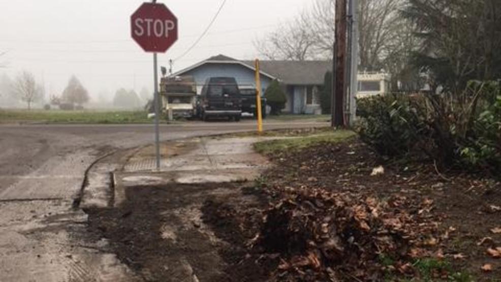 Water pipe gushes water into residential street in Eugene - nbc16.com
