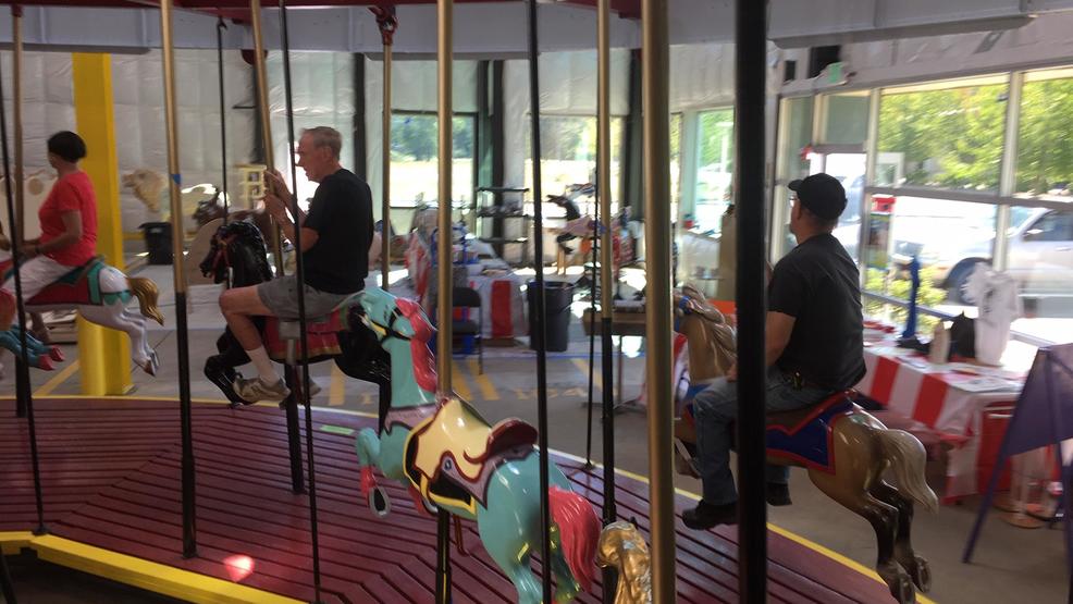 It Rotates It Works Cottage Grove Carousel Takes A Big Turn Toward