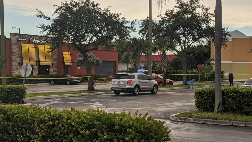 Shooting in Applebee's parking lot leaves two hurt , three in custody