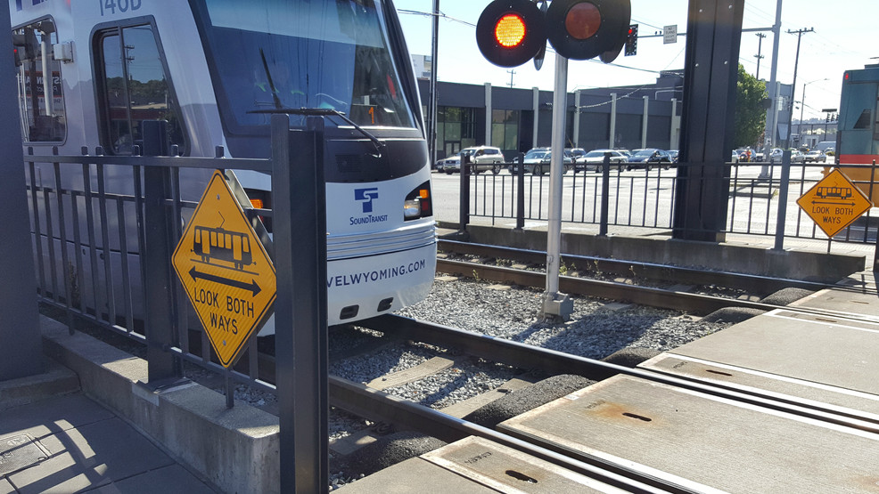 Sound Transit -- SoDo look both ways PIXLR.jpg Sound Transit -- SoDo look both ways PIXLR.jpg