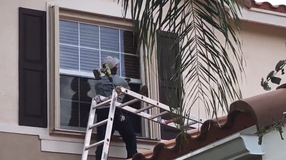 Don't wait! Experts say to put up hurricane shutters right away WPEC