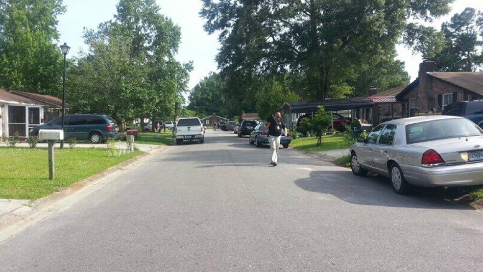 1 dead 2 critical in Goose Creek shooting Manhunt underway for