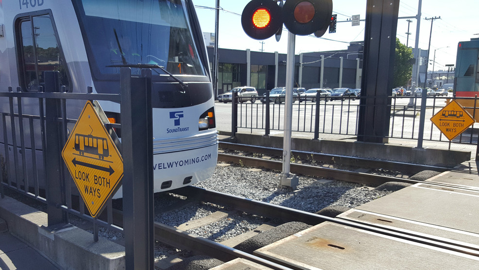 Sound Transit -- SoDo look both ways PIXLR.jpg Sound Transit -- SoDo look both ways PIXLR.jpg